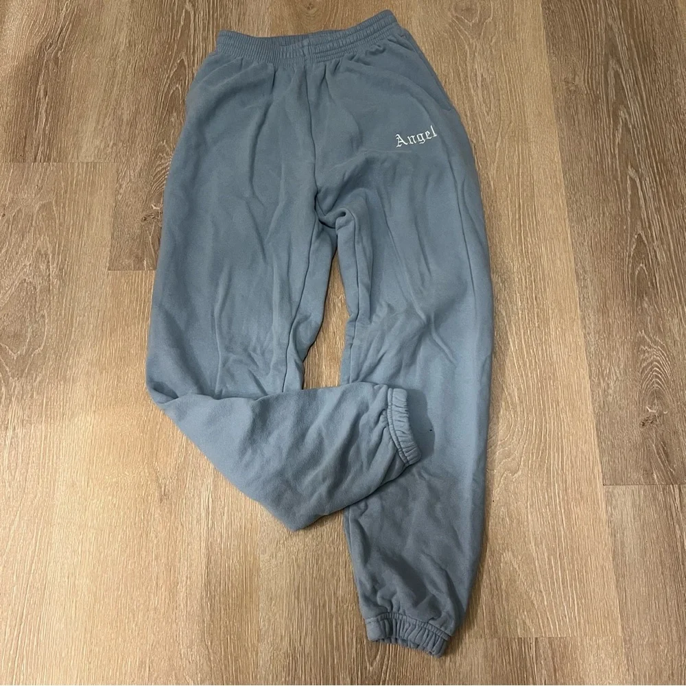 princess polly angel eyes sweat set (crew neck + sweatpants) - Picture 4 of 5